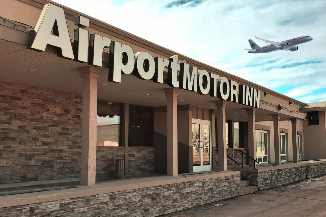 Airport Motor Inn - advance signs and awnings