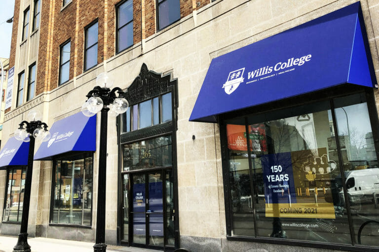 wills college - advance signs and awnings